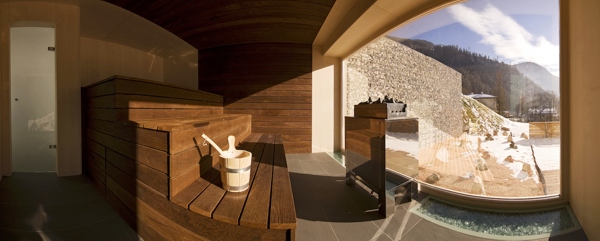 131224 02 mountain and soul hotel sauna 