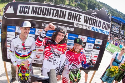 140616 UCI-DHI-Flower-Ceremony-men photo-Michael-Marte-OO7B5018