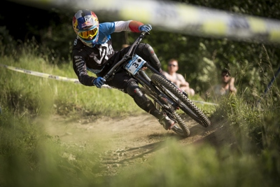 140624 web Gravity Games  21-06-14  IXS Downhill Cup  action  Loic Bruni  Roland Haschka ymm