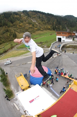 140712 th 93218ea6e94bc41d5f368669690bb3c0 15 Benni-Moesl by-Eli