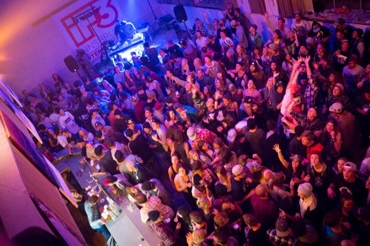 141009 iF3 IBK 2014 Ben-Burnett-LRdowndays ski-bum-party2