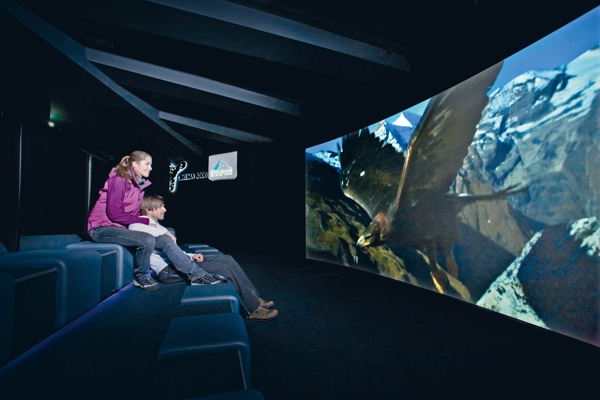 141125 Cinema3000 innen low