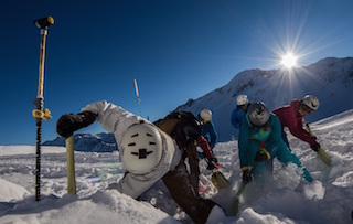 150317 RNF PRESSE Schaufeln by Heli Düringer