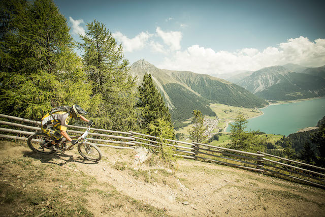 150610 65fbab1d-66a1-408c-87d5-fee6d85aa916