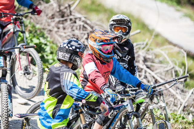 150629 05f7f0e2-5ad4-47b0-98b1-7204321cae71