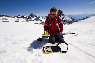 160122 RECCO Set up RECCO detector R9