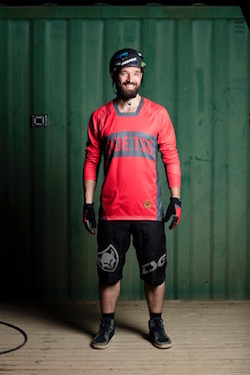 160826 S17 timo pritzel fullbodyshot edited