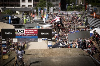20170426 DHI WC 2016 Aaron Gwin by Victor Lucas 1