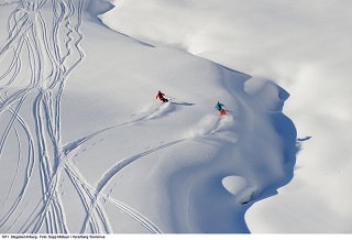 Freeriden in Lech Zürs am Arlberg c Sepp Mallaun Vorarlberg Tourismus