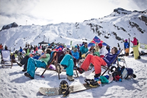 Für Zuschauer ist eine Public Area mit Live-Übertragung auf einer 10m² großen Videowall auf dem Langwiedboden eingerichtet. 