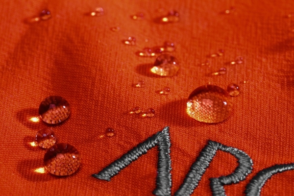 Umweltfreundlich Waschen und Imprägnieren mit Fibertec