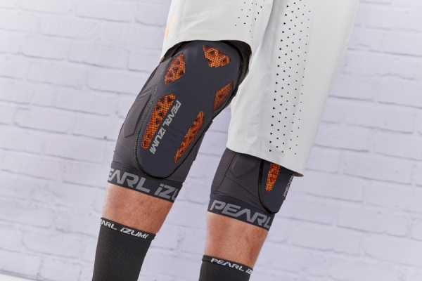 Pearl izumi präsentiert neue Schonerkollektion für Enduro- und Trailrider vor
