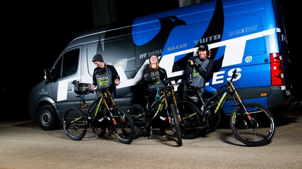 Pivot Cycles stellt europ&auml;isches Nachwuchsteam vor