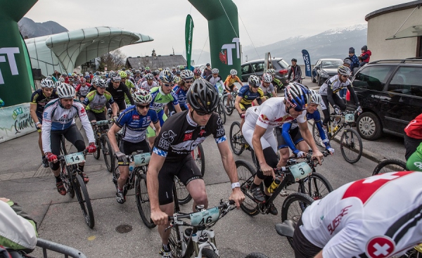 Im Vierkampf mit Bike und Ski auf die Innsbrucker Nordkette
