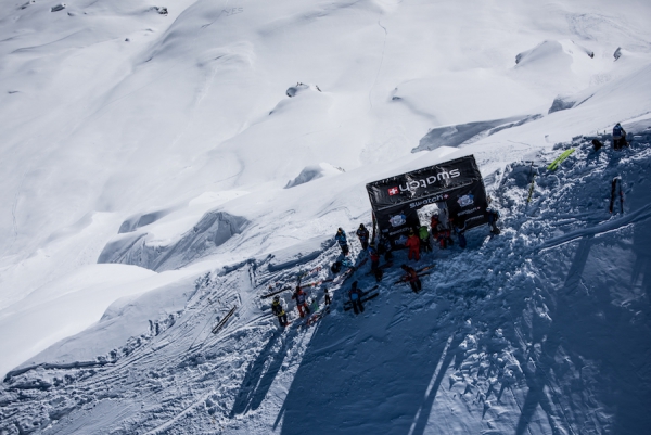 ZWEI KONTINTENTE, EIN BATTLE