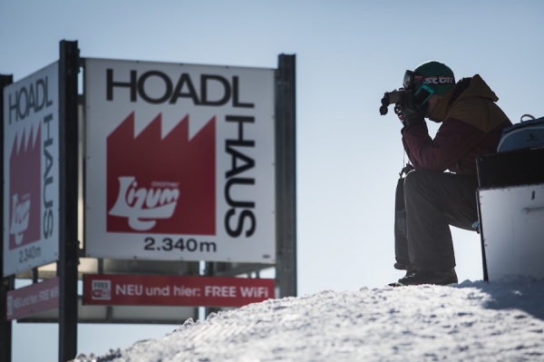 &quot;Bitte warten&quot;, heißt es noch für die Teilnehmer des OPEN FACES FREERIDE CONTESTS in der Axamer Lizum. Der Bewerb wird auf 11. bis 13. Februar verschoben.